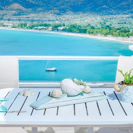 Jennifer * Хриси-Амудия