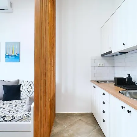 Jennifer * Хриси-Амудия